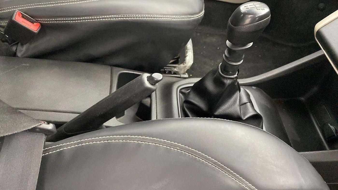 2019 Renault TRIBER RXL MT, Petrol, Manual, 60,120 km, Gear Lever
