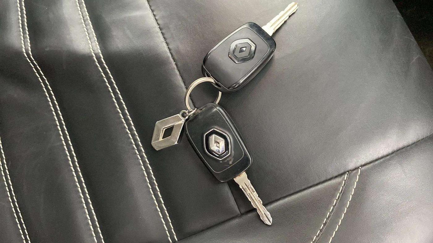 2019 Renault TRIBER RXL MT, Petrol, Manual, 60,120 km, Key Close Up