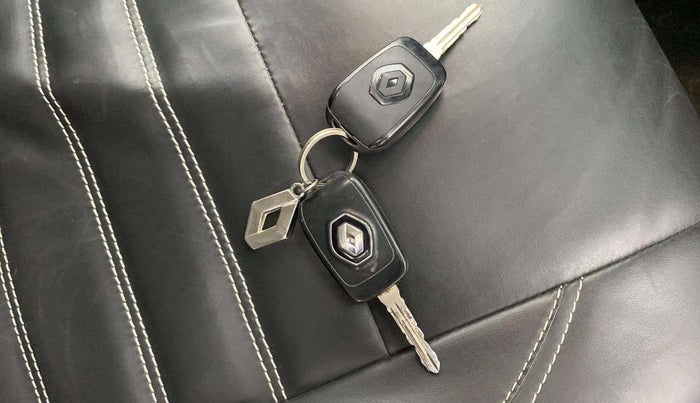 2019 Renault TRIBER RXL MT, Petrol, Manual, 60,120 km, Key Close Up