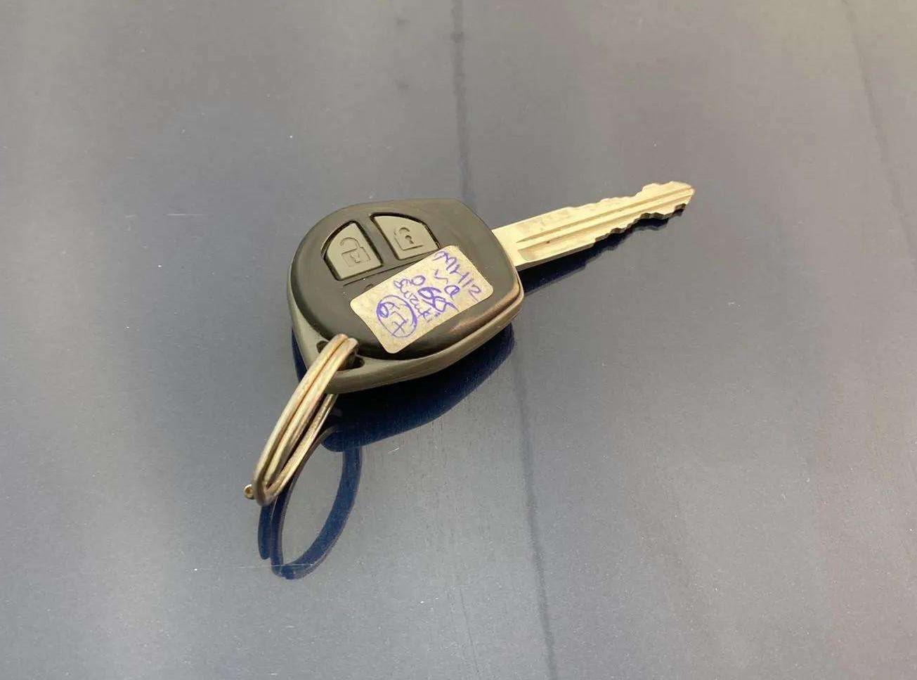 2023 Maruti FRONX DELTA PLUS 1.2L AGS, Petrol, Automatic, 13,378 km, Key Close Up