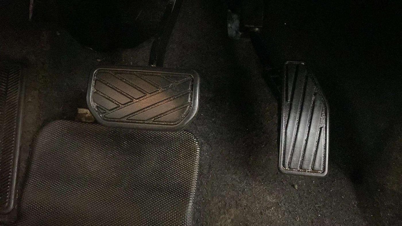 2023 Maruti FRONX DELTA PLUS 1.2L AGS, Petrol, Automatic, 13,378 km, Pedals
