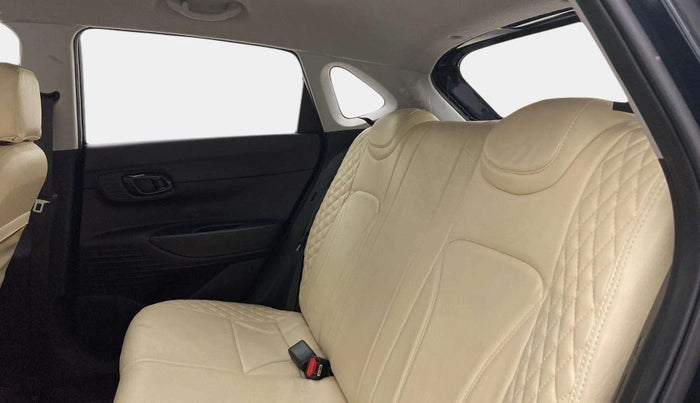2021 Hyundai NEW I20 SPORTZ 1.2 MT, Petrol, Manual, 52,514 km, Right Side Rear Door Cabin