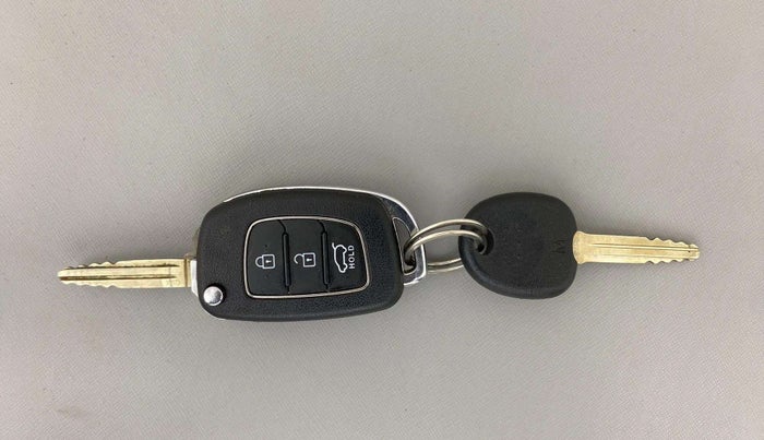 2021 Hyundai NEW I20 SPORTZ 1.2 MT, Petrol, Manual, 52,514 km, Key Close Up