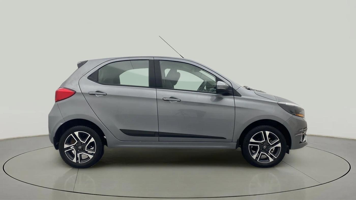 2018 Tata Tiago XZ PETROL, Petrol, Manual, 22,375 km, Right Side View