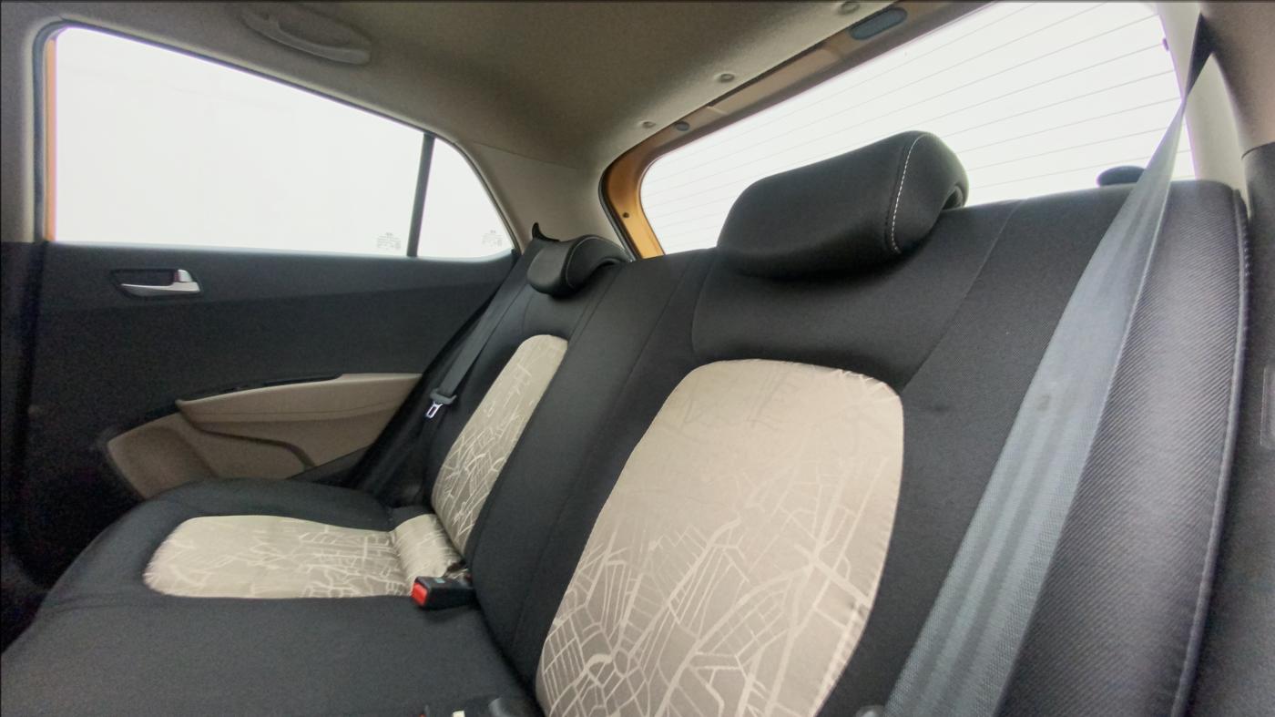 2015 Hyundai Grand i10 ASTA AT 1.2 KAPPA VTVT, Petrol, Automatic, 29,390 km, Right Side Rear Door Cabin