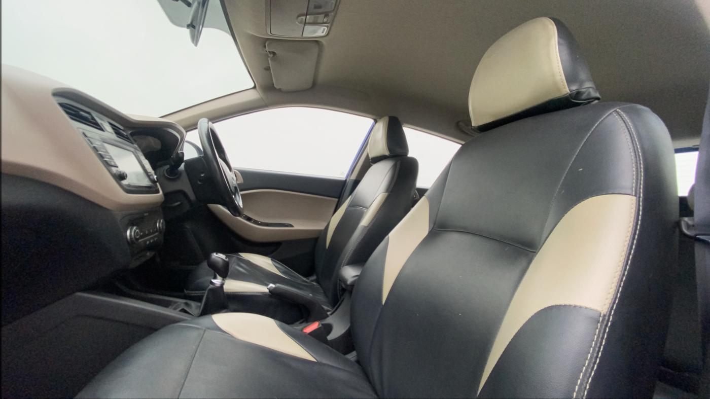 2016 Hyundai Elite i20 ASTA 1.2 (O), Petrol, Manual, 59,876 km, Right Side Front Door Cabin