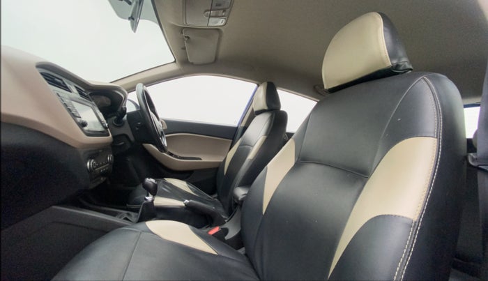 2016 Hyundai Elite i20 ASTA 1.2 (O), Petrol, Manual, 59,876 km, Right Side Front Door Cabin