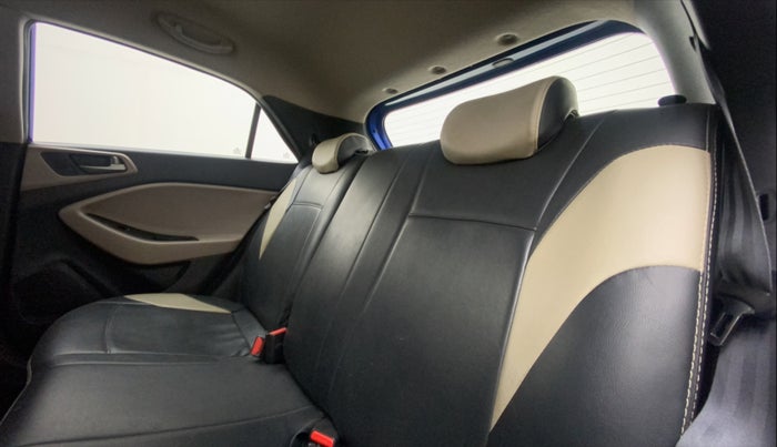 2016 Hyundai Elite i20 ASTA 1.2 (O), Petrol, Manual, 59,876 km, Right Side Rear Door Cabin