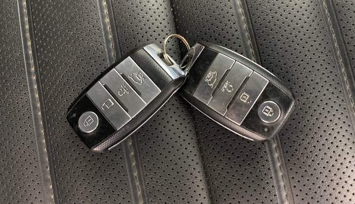 2022 KIA SELTOS GTX PLUS AT 1.5 DIESEL, Diesel, Automatic, 1,10,396 km, Key Close Up