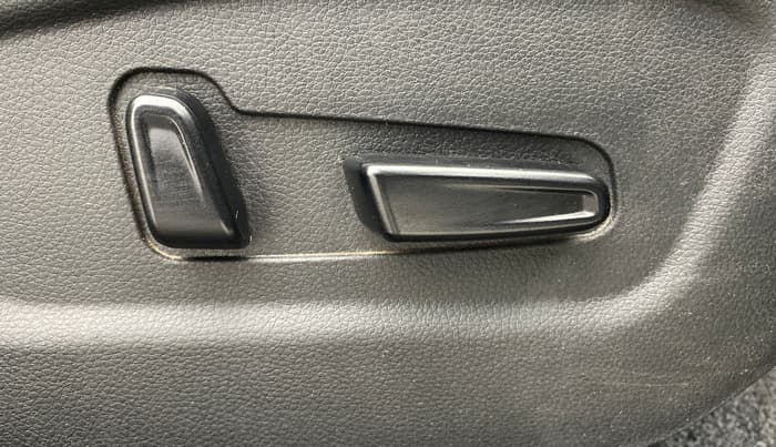 2022 KIA SELTOS GTX PLUS AT 1.5 DIESEL, Diesel, Automatic, 1,10,396 km, Driver Side Adjustment Panel