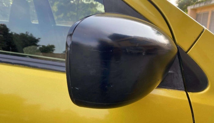 2014 Maruti Celerio VXI, Petrol, Manual, 68,838 km, Right rear-view mirror - Cover has minor damage