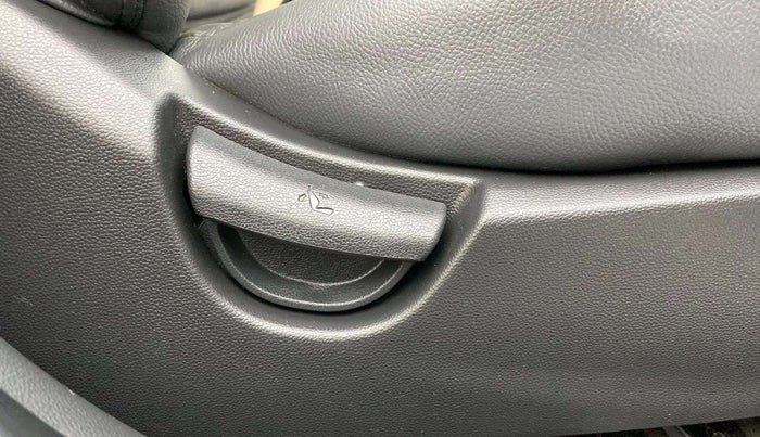 2019 Hyundai Grand i10 SPORTZ 1.2 KAPPA VTVT, Petrol, Manual, 50,604 km, Driver Side Adjustment Panel