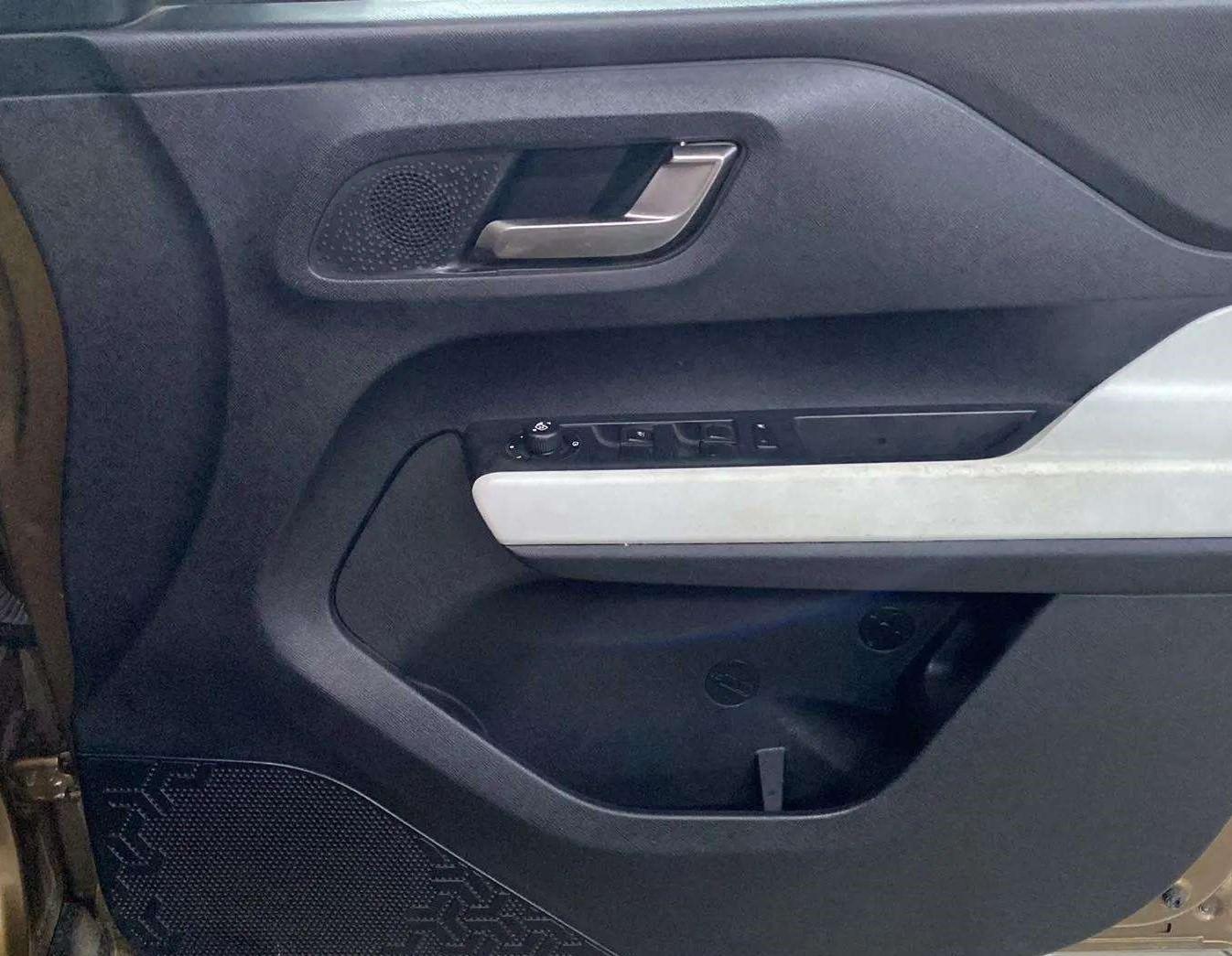 2022 Tata PUNCH CREATIVE  AMT, Petrol, Automatic, 31,856 km, Driver Side Door Panels Control