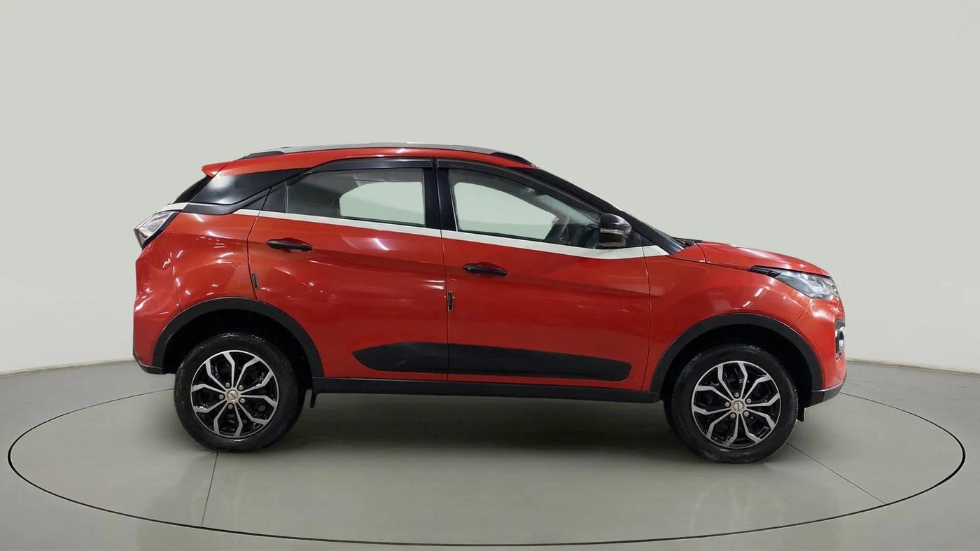 2020 Tata NEXON XM PETROL, Petrol, Manual, 74,571 km, Right Side View