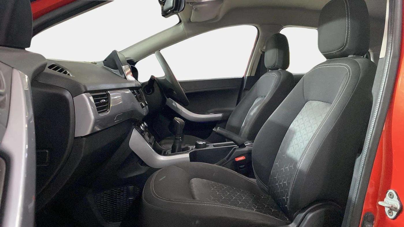 2020 Tata NEXON XM PETROL, Petrol, Manual, 74,571 km, Right Side Front Door Cabin