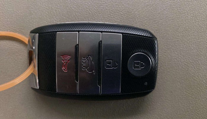 2019 KIA SELTOS HTX 1.5 PETROL, Petrol, Manual, 32,711 km, Key Close Up