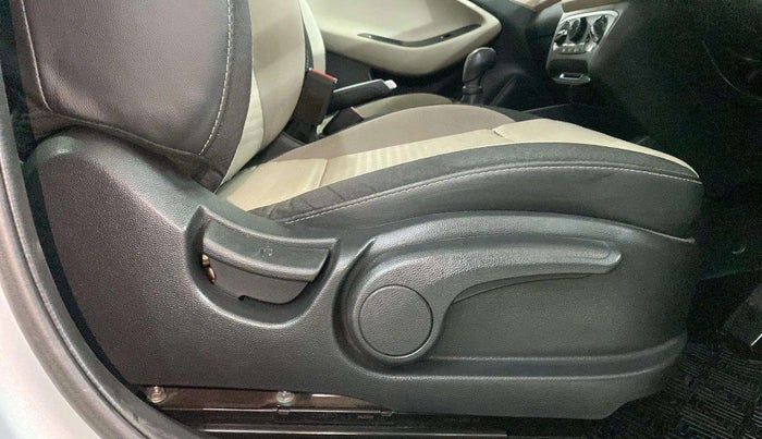 2019 Hyundai Elite i20 SPORTZ PLUS 1.2, Petrol, Manual, 26,396 km, Driver Side Adjustment Panel
