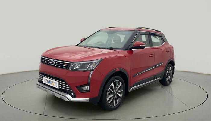 2021 Mahindra XUV300 W8 (O) 1.2 PETROL, Petrol, Manual, 27,215 km, Left Front Diagonal