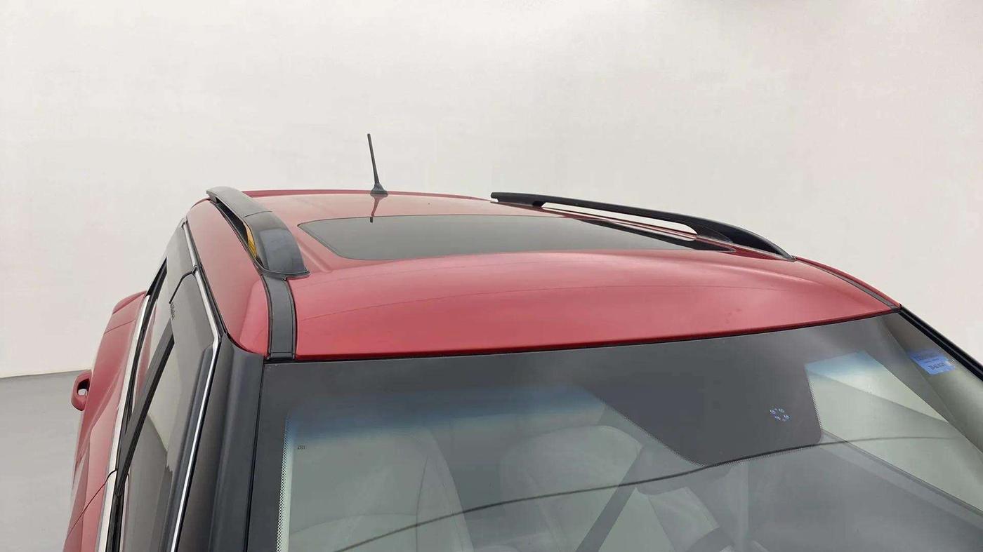2021 Mahindra XUV300 W8 (O) 1.2 PETROL, Petrol, Manual, 27,215 km, Roof