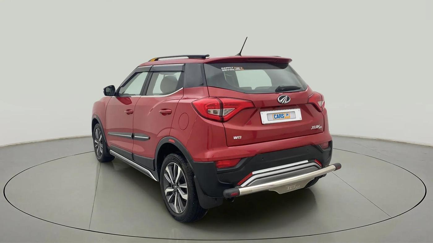 2021 Mahindra XUV300 W8 (O) 1.2 PETROL, Petrol, Manual, 27,215 km, Left Back Diagonal