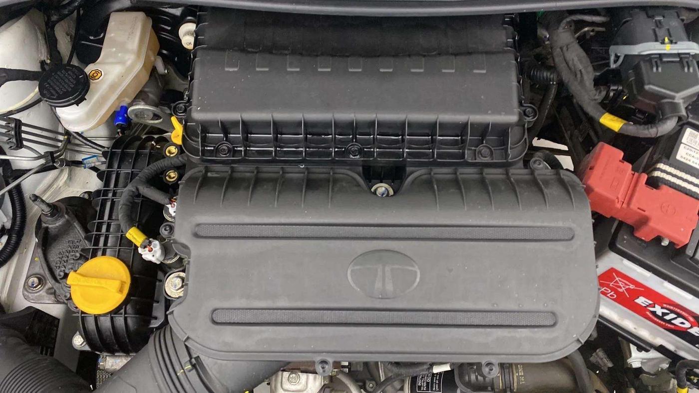 2024 Tata TIGOR XZ PLUS CNG, CNG, Manual, 7,989 km, Open Bonet