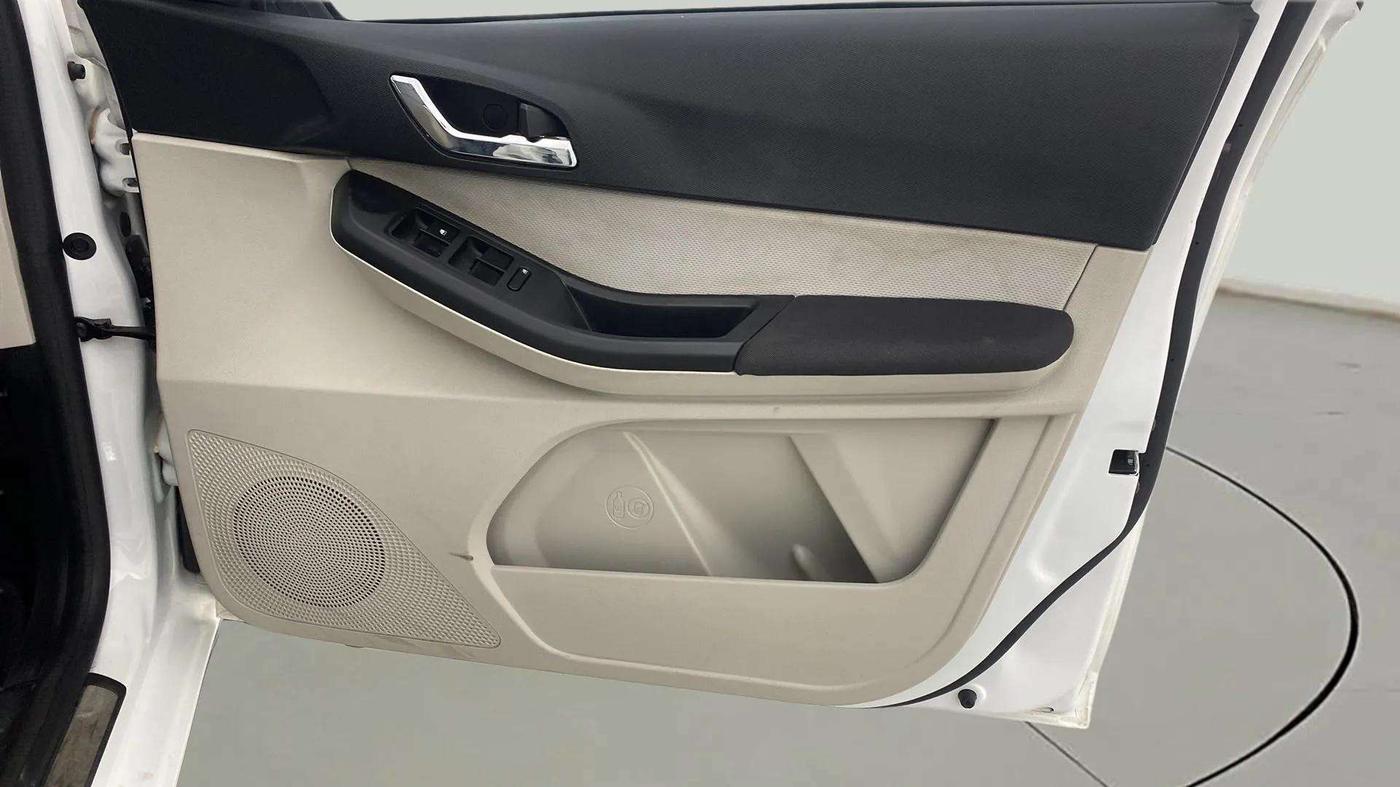 2024 Tata TIGOR XZ PLUS CNG, CNG, Manual, 7,989 km, Driver Side Door Panels Control
