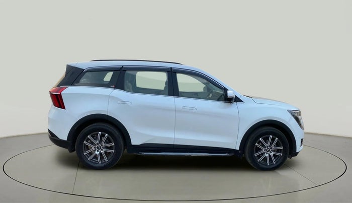 2023 Mahindra XUV700 AX 7 LUXURY D AWD AT 7 STR, Diesel, Automatic, 63,641 km, Right Side View