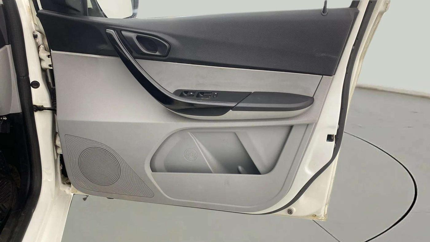 2020 Tata Tiago XT PETROL, Petrol, Manual, 21,814 km, Driver Side Door Panels Control