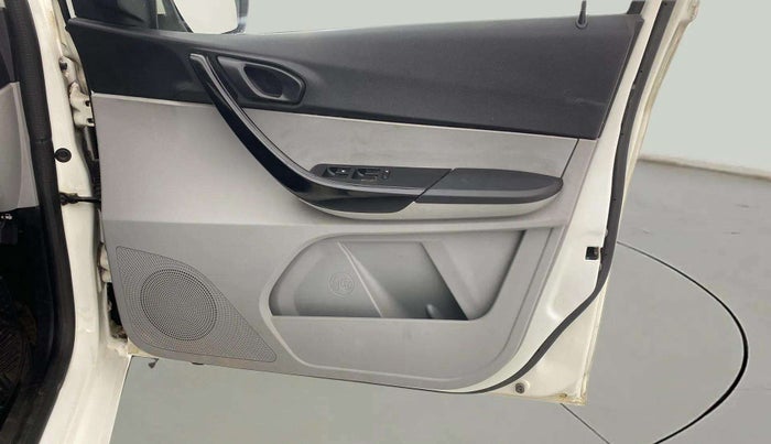 2020 Tata Tiago XT PETROL, Petrol, Manual, 21,814 km, Driver Side Door Panels Control