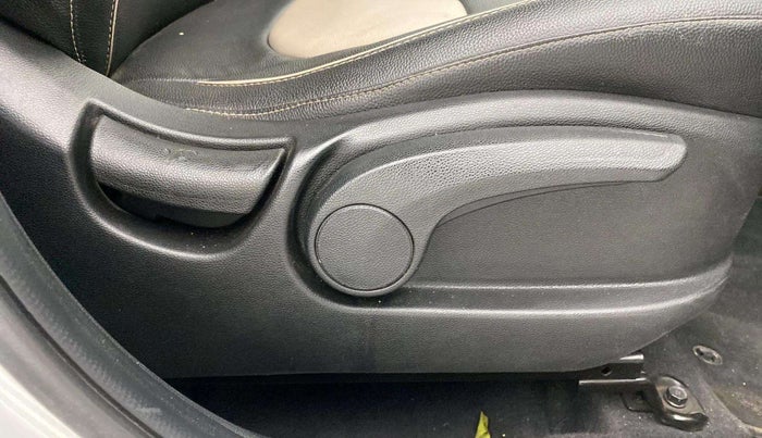 2018 Hyundai Creta E PLUS 1.6 PETROL, Petrol, Manual, 86,807 km, Driver Side Adjustment Panel