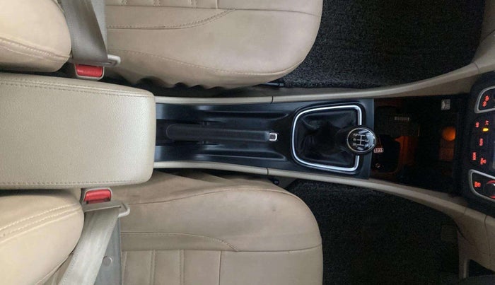 2018 Maruti Ciaz ALPHA DIESEL 1.3, Diesel, Manual, 64,810 km, Gear Lever