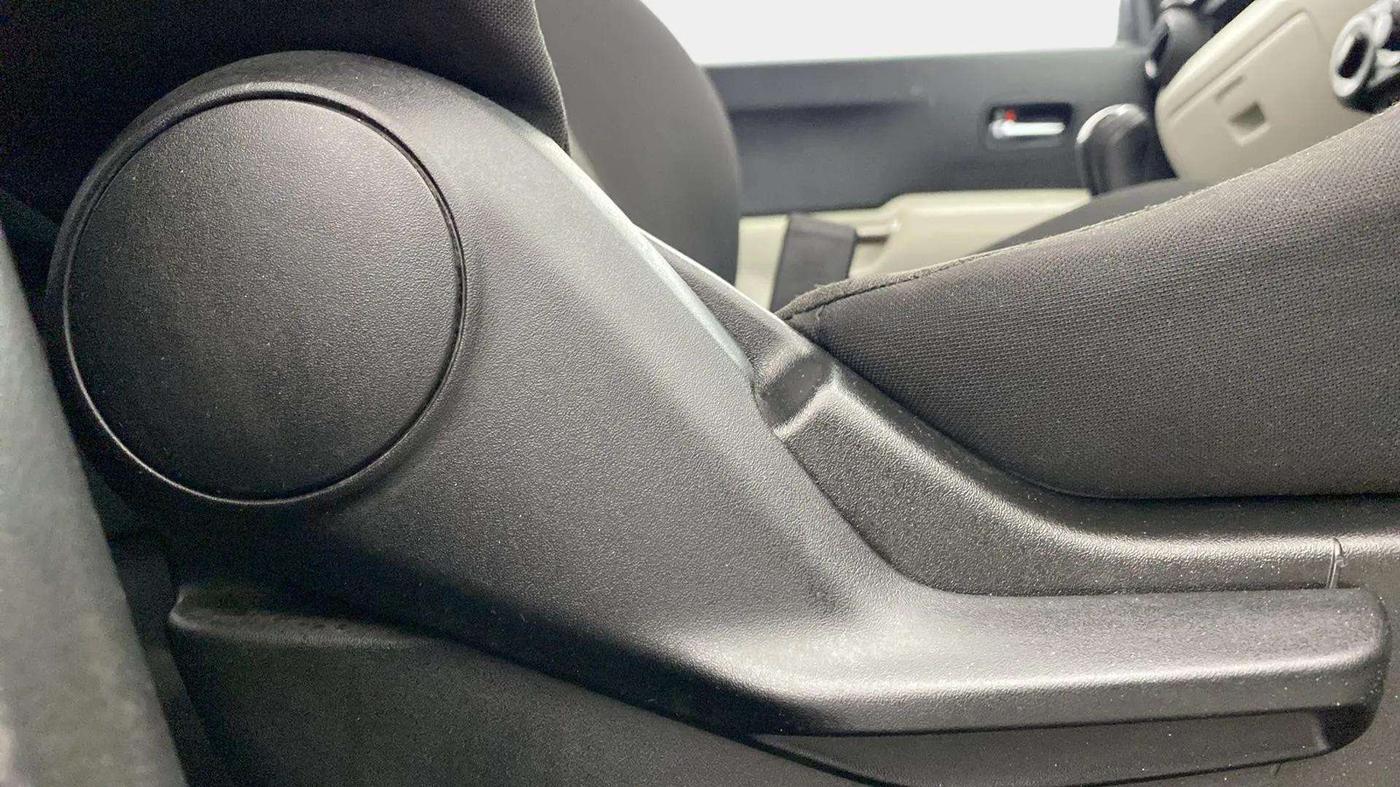2017 Maruti IGNIS DELTA 1.2, Petrol, Manual, 77,090 km, Driver Side Adjustment Panel