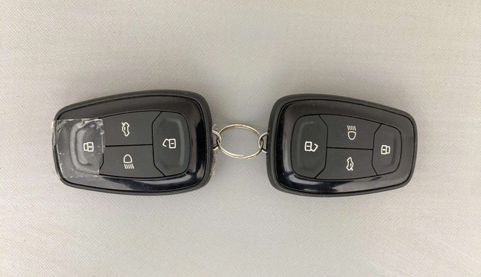 2022 Tata NEXON XZA PLUS SUNROOF DUAL TONE PETROL, Petrol, Automatic, 20,373 km, Key Close Up