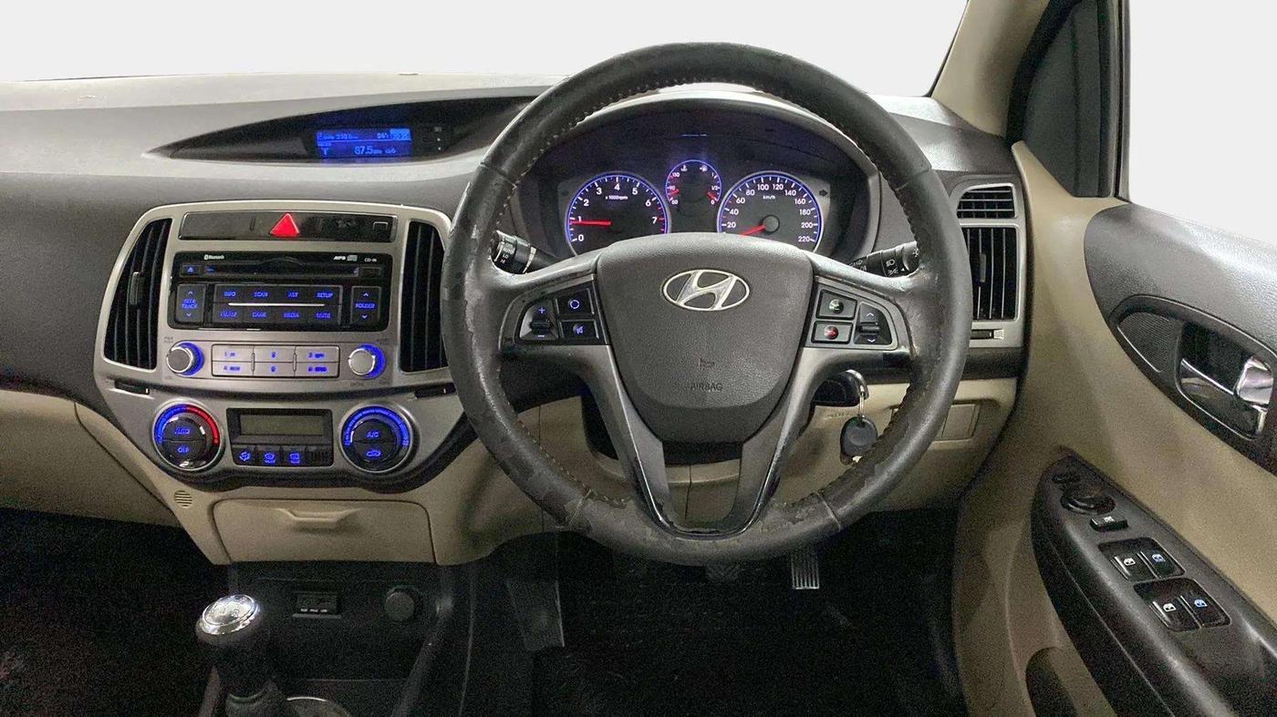 2013 Hyundai i20 SPORTZ 1.2, Petrol, Manual, 68,003 km, Steering Wheel Close Up