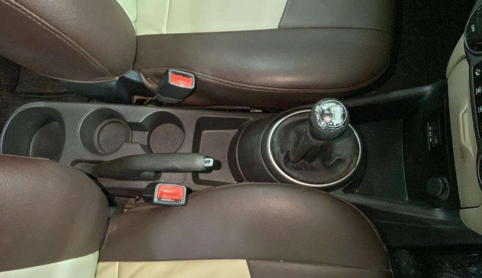 2013 Hyundai i20 SPORTZ 1.2, Petrol, Manual, 68,003 km, Gear Lever