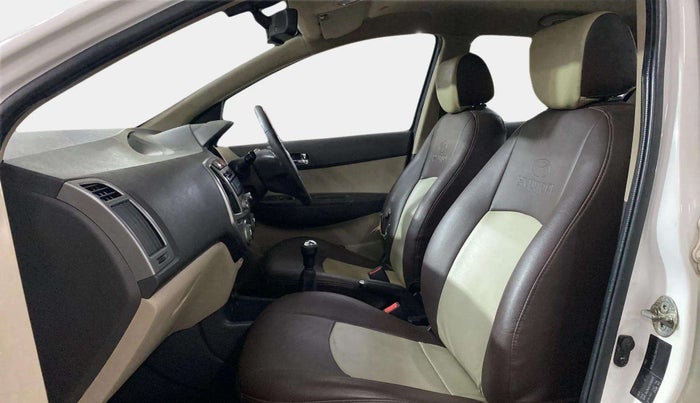 2013 Hyundai i20 SPORTZ 1.2, Petrol, Manual, 68,003 km, Right Side Front Door Cabin