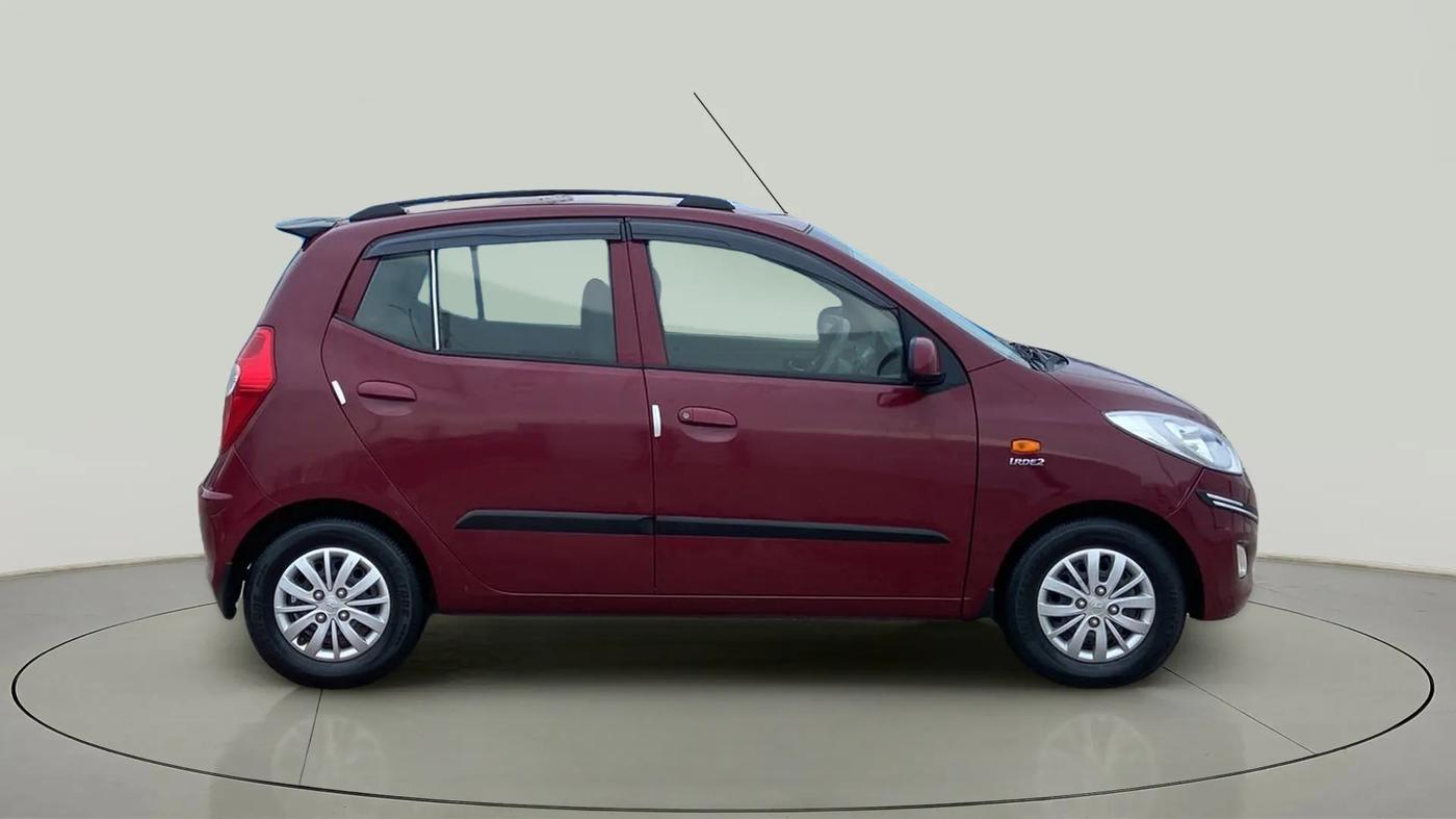2016 Hyundai i10 SPORTZ 1.1, Petrol, Manual, 20,536 km, Right Side View