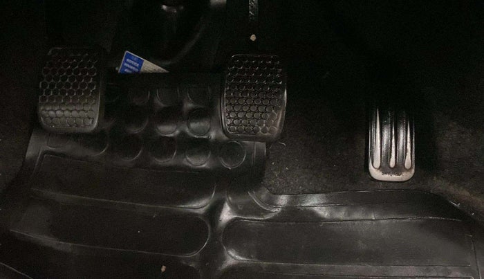 2014 Maruti Alto 800 LXI, Petrol, Manual, 43,114 km, Pedals