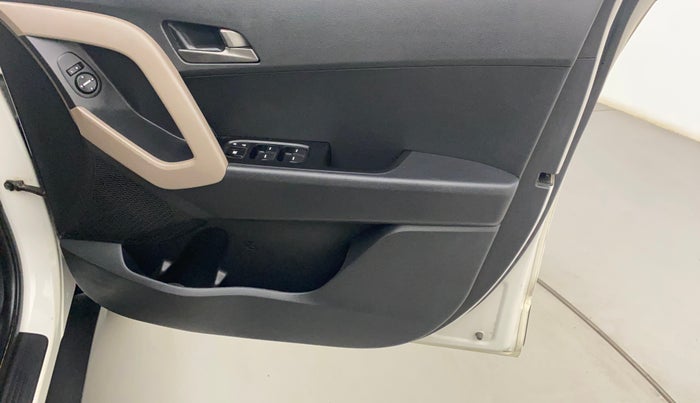 2016 Hyundai Creta S 1.6 PETROL, Petrol, Manual, 49,174 km, Driver Side Door Panels Control
