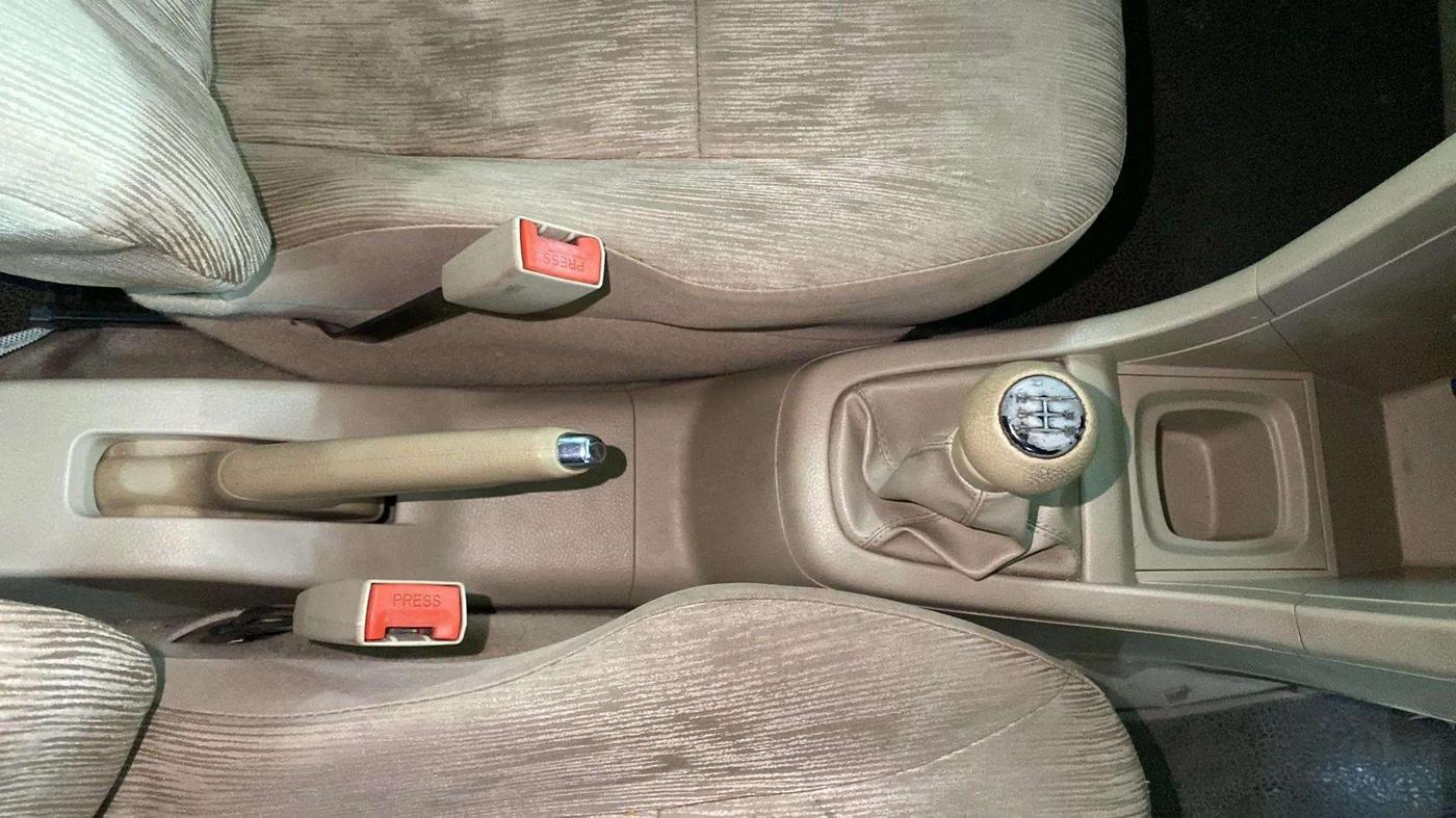 2013 Maruti Ertiga ZXI, Petrol, Manual, 34,455 km, Gear Lever