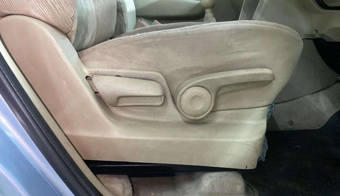 2013 Maruti Ertiga ZXI, Petrol, Manual, 34,455 km, Driver Side Adjustment Panel