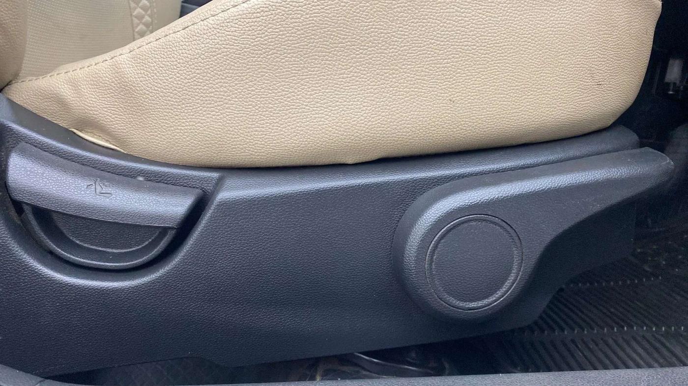 2019 Hyundai Xcent SX 1.2, Petrol, Manual, 60,731 km, Driver Side Adjustment Panel