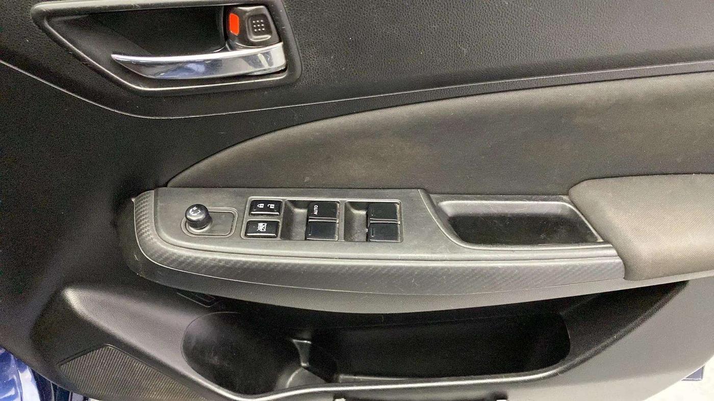 2019 Maruti Swift VXI, Petrol, Manual, 93,754 km, Driver Side Door Panels Control