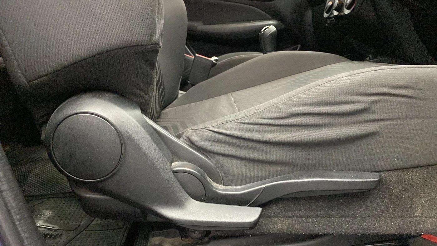 2019 Maruti Swift VXI, Petrol, Manual, 93,754 km, Driver Side Adjustment Panel