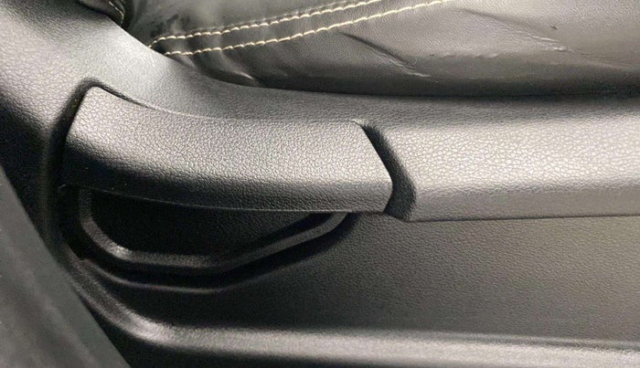 2022 Hyundai VENUE S 1.2, Petrol, Manual, 31,406 km, Driver Side Adjustment Panel