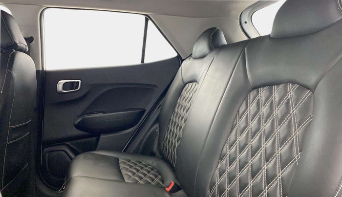 2022 Hyundai VENUE S 1.2, Petrol, Manual, 31,406 km, Right Side Rear Door Cabin