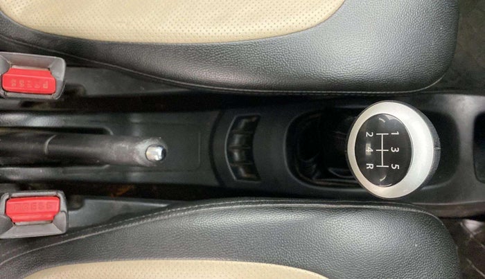 2016 Maruti Wagon R 1.0 VXI, Petrol, Manual, 49,225 km, Gear Lever
