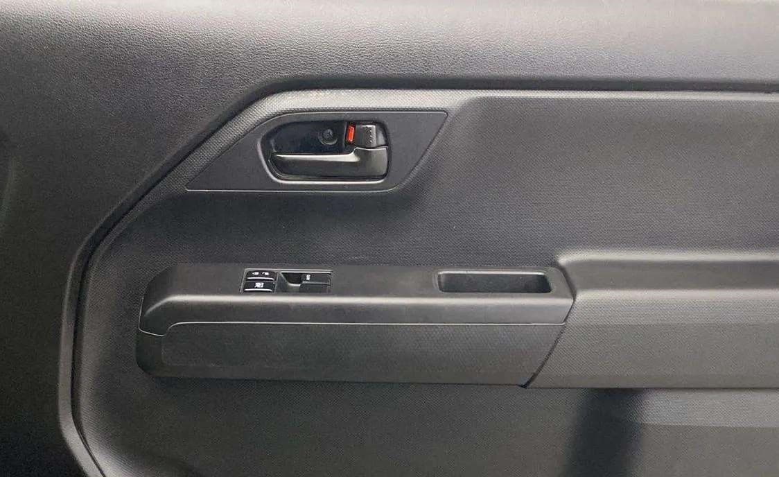 2020 Maruti New Wagon-R LXI 1.0, Petrol, Manual, 29,173 km, Driver Side Door Panels Control