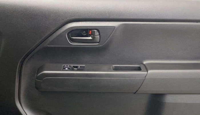 2020 Maruti New Wagon-R LXI 1.0, Petrol, Manual, 29,173 km, Driver Side Door Panels Control