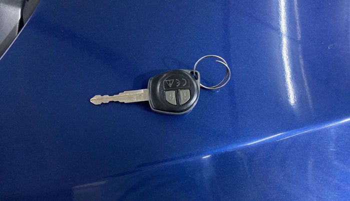2021 Maruti Baleno DELTA PETROL 1.2, Petrol, Manual, 48,975 km, Key Close Up